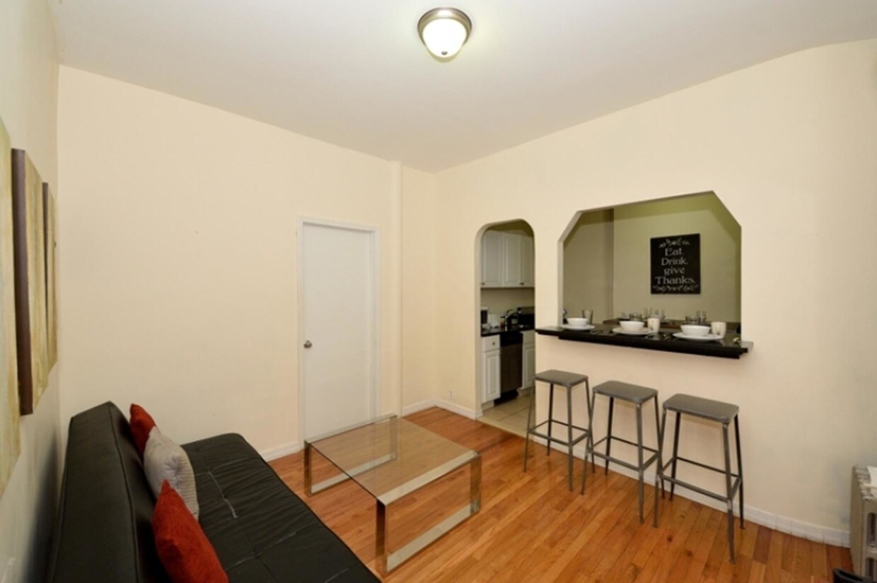 Primary Photo - 807 Ninth Avenue