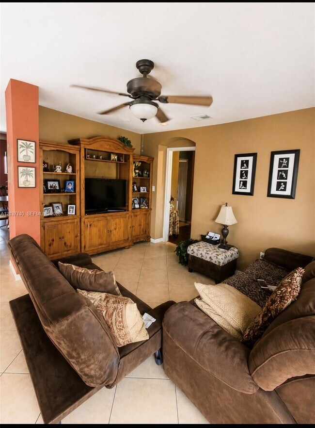 Foto del edificio - 16355 SW 46th Terrace