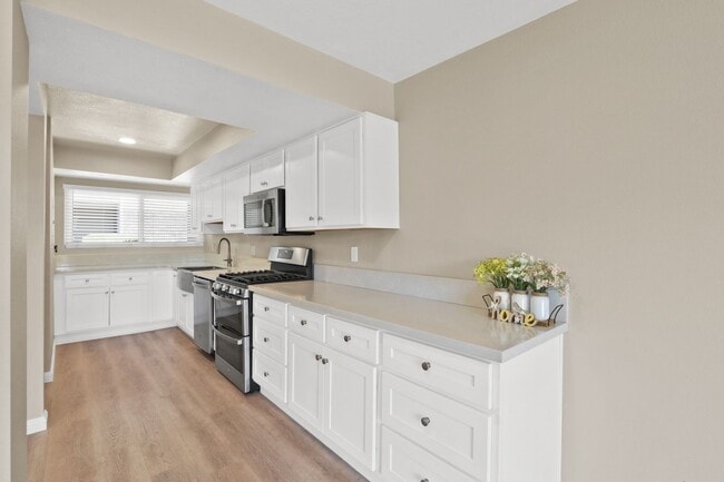 Recently Renovated Multi-Level Condo - Recently Renovated Multi-Level Condo
