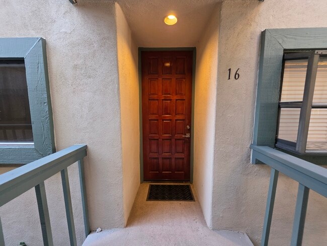 Building Photo - 917 Torrance St