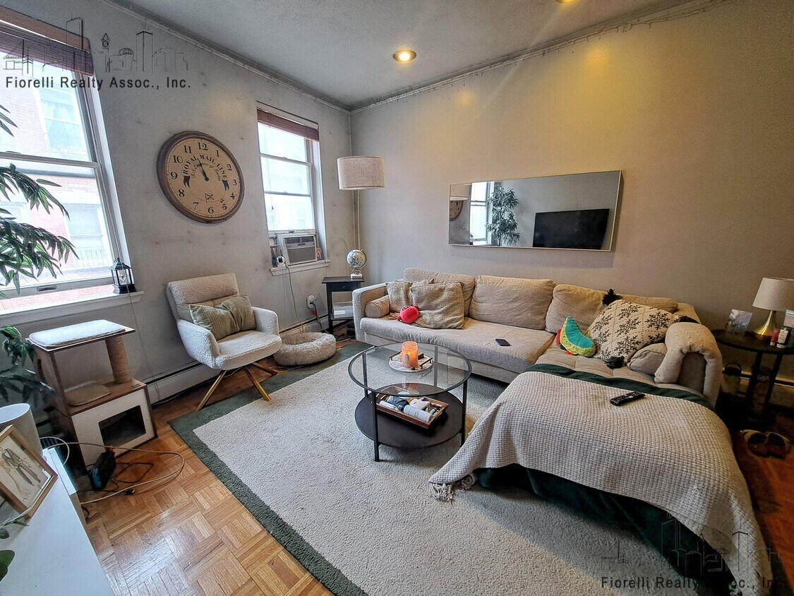 Foto principal - 157 Salem St
