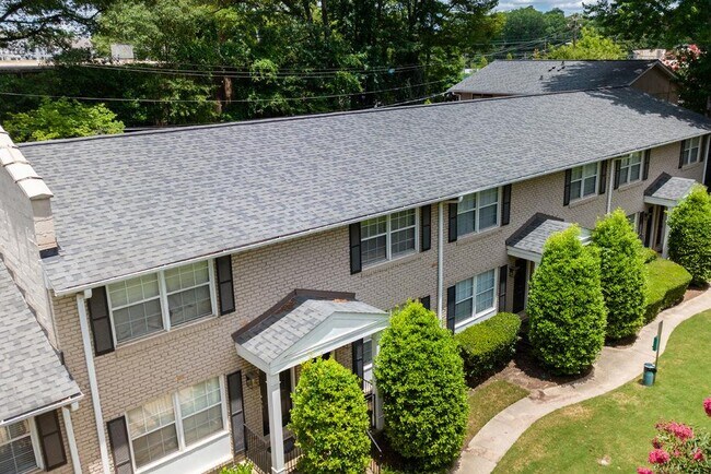 Foto del edificio - 2232 Dunseath Ave NW
