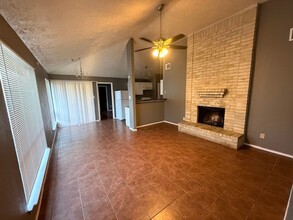 Building Photo - 10030 Rosbrook Dr