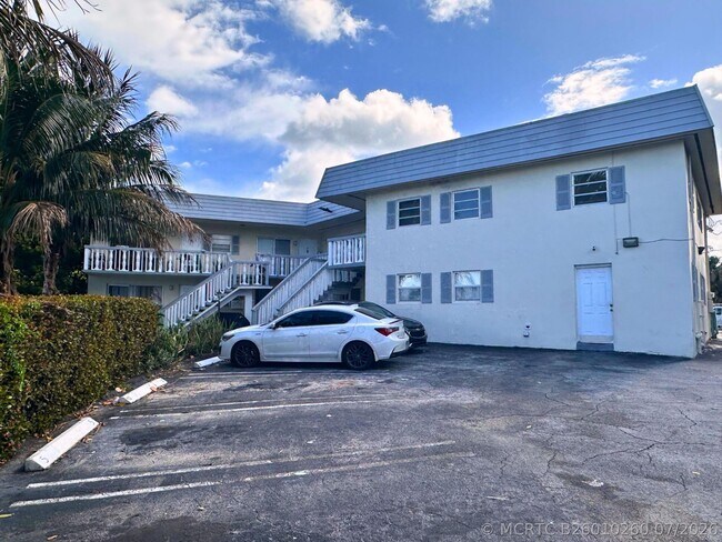Foto del edificio - 519 W Kalmia Dr