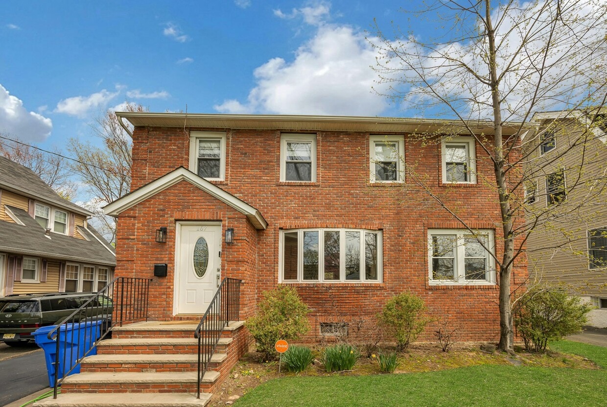 Photo - 167 Rockwood Pl (Englewood, NJ)