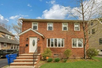 Building Photo - 167 Rockwood Pl