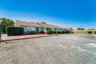 Building Photo - 2145 Howsley Rd