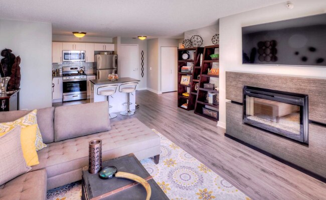 Photo - 535 N State St Apartment