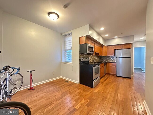 Foto del edificio - 1835 N Bouvier St