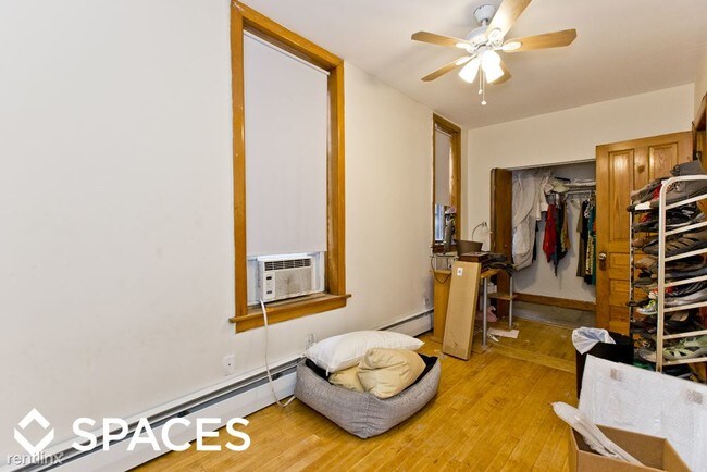 Building Photo - 2317 N Oakley Ave