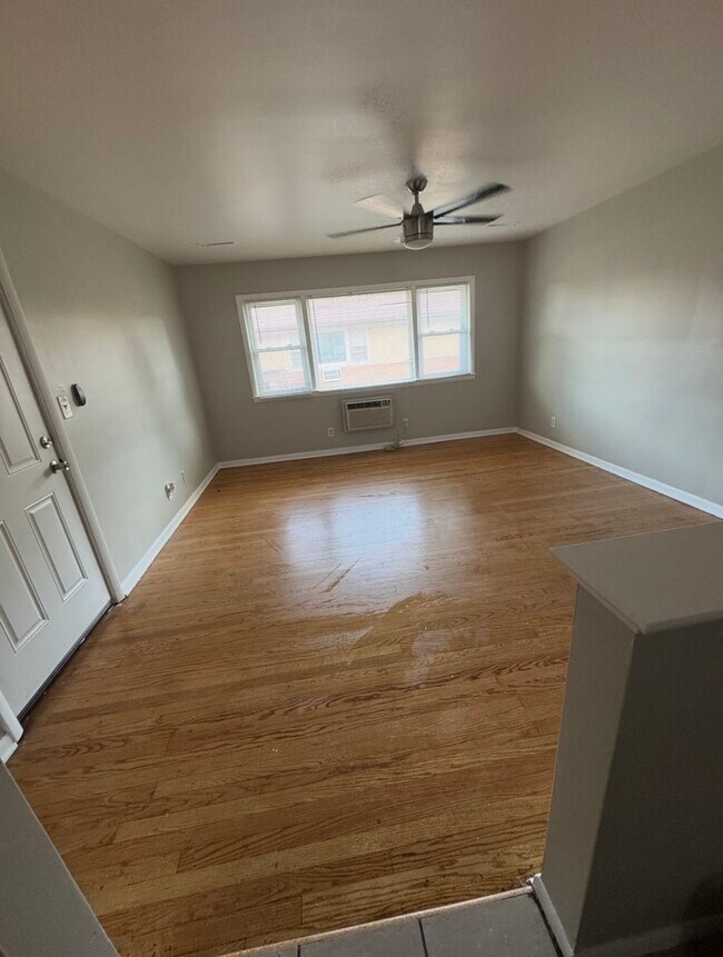 Foto del edificio - 18446 Torrence Ave