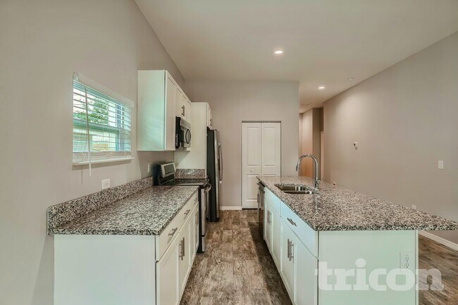 Foto del edificio - 2704 61st Ave N