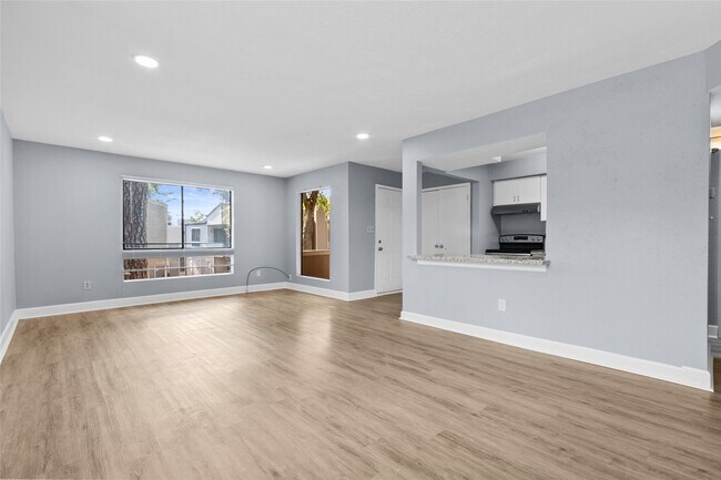 Foto del edificio - 17202 Imperial Valley Dr