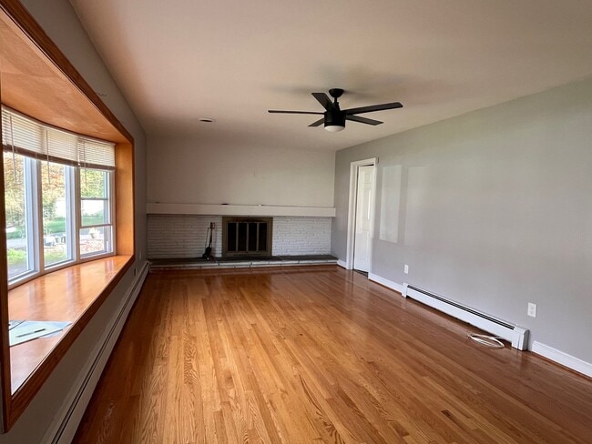 Photo - 4307 Yates Rd House