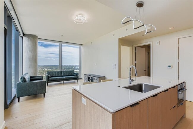 Building Photo - 44 East Ave