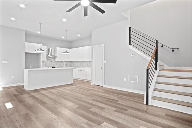 Foto del edificio - 569 Middle St SW