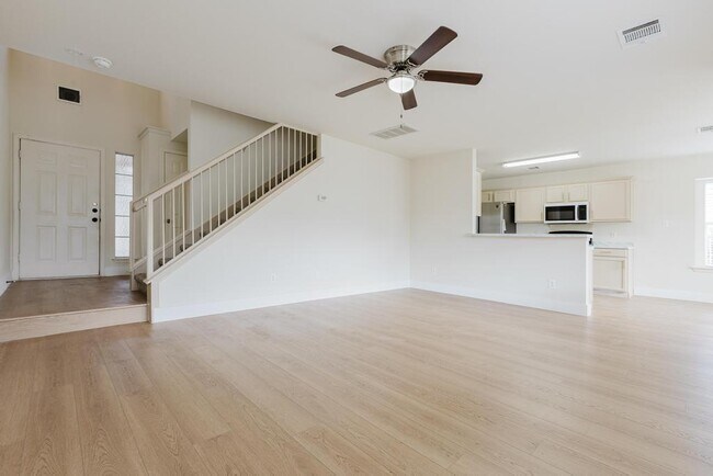 Foto del edificio - 1229 Vincent Pl