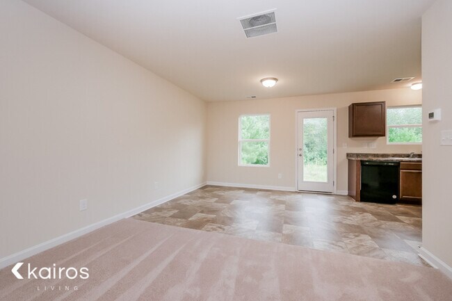 Building Photo - 19 Willow Branch Drive