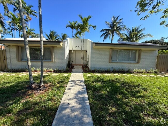 Building Photo - 2645 Riverland Dr