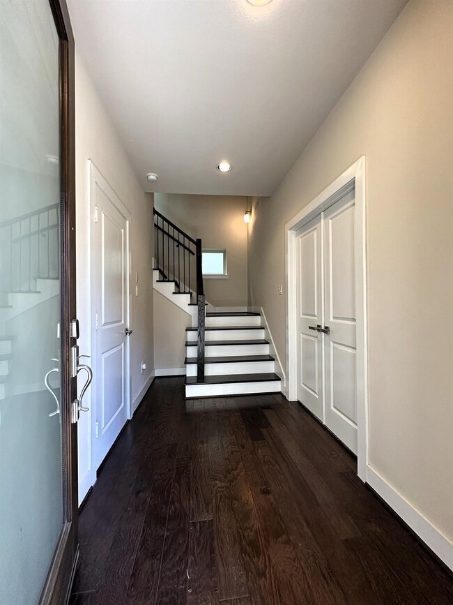 Building Photo - 4406 Eli St