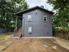 Building Photo - 1946 1/2 NW 15th St