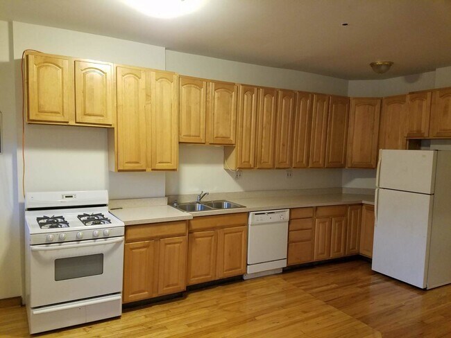 Foto del edificio - 3728 N Wilton Ave