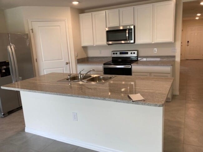 Building Photo - 8626 Triumph Cir