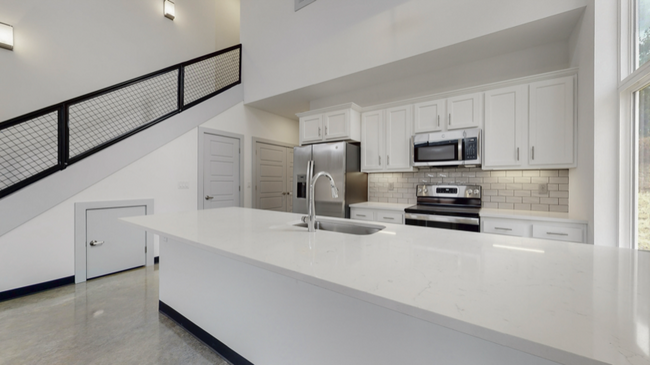 Building Photo - 10904 Cole Thompson Ln