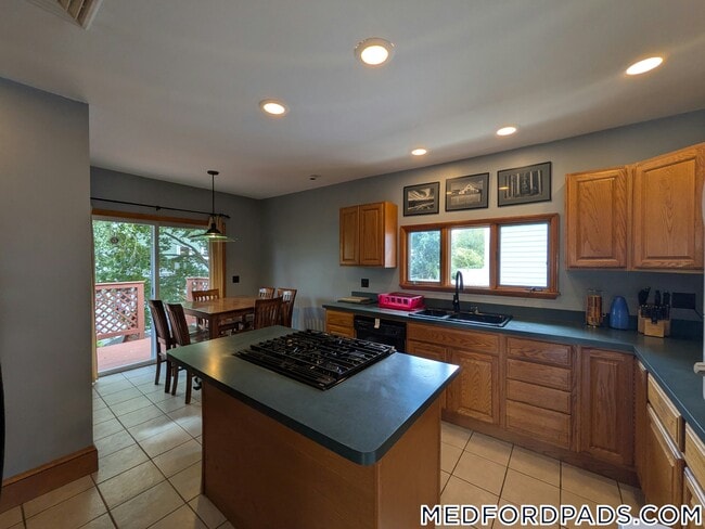 Building Photo - 80 North St