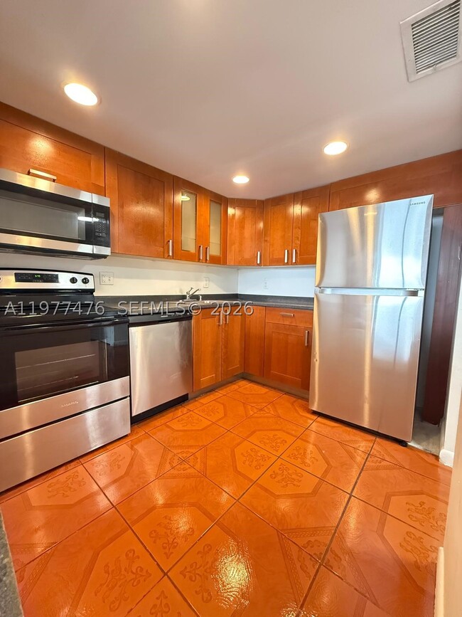 Foto del edificio - 13499 Biscayne Blvd