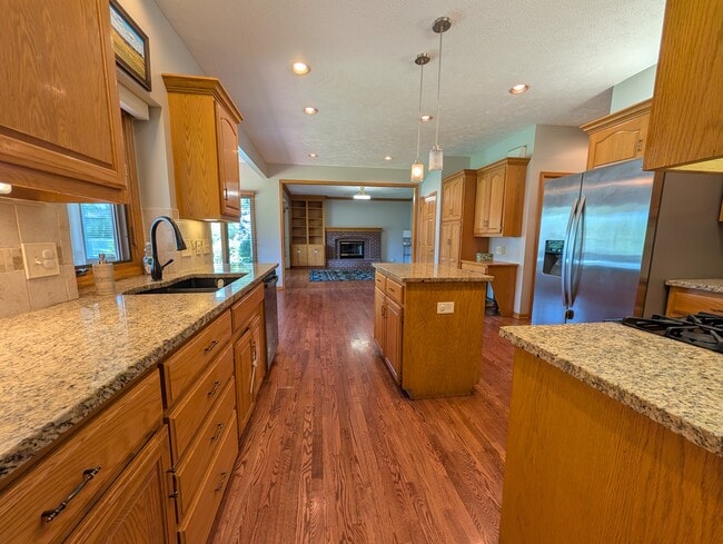 Building Photo - 5612 N 139th Ave