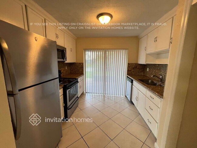 Foto del edificio - 8530 NW 27th Pl