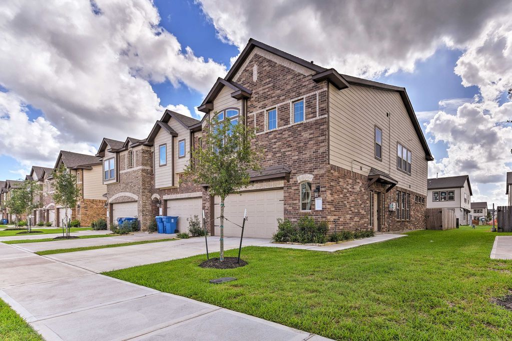 Foto principal - 3322 Harvest Meadow Ln