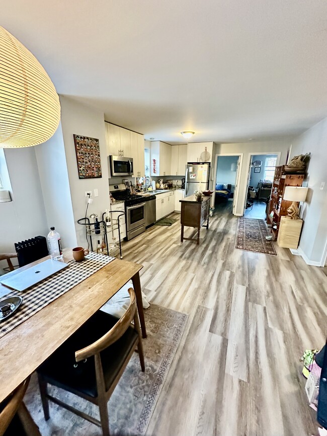 Foto del edificio - 920 W 35th Pl