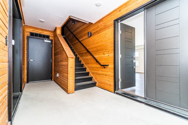 Foto del edificio - 450 W Stadium Blvd