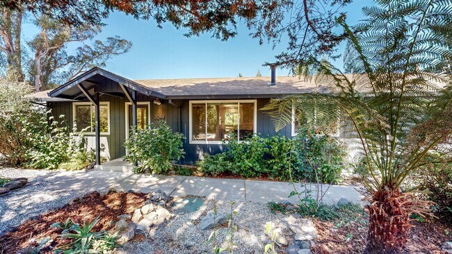 Building Photo - Gated, Tranquil 1 bedroom 1 bath with 1 ca...