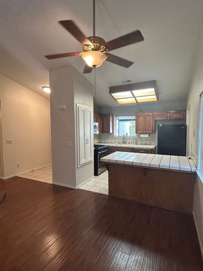 Building Photo - Great Location in the Heart of Auburn