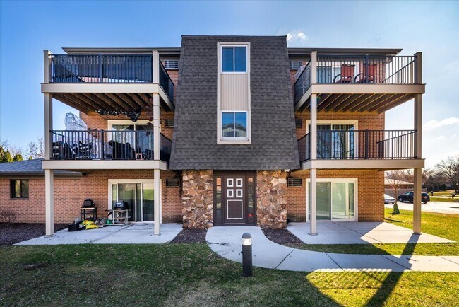 Foto del edificio - 604 W 65th St