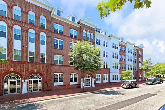 Foto del edificio - 4950 Brenman Park Dr