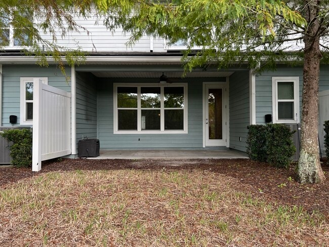 Building Photo - 27 Pindo Palm Dr