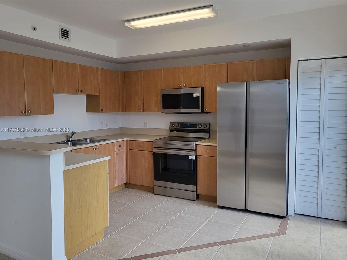 Primary Photo - 119 SW 6th Ave