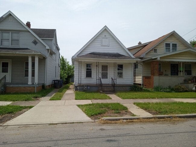 Building Photo - 528 E Central Ave