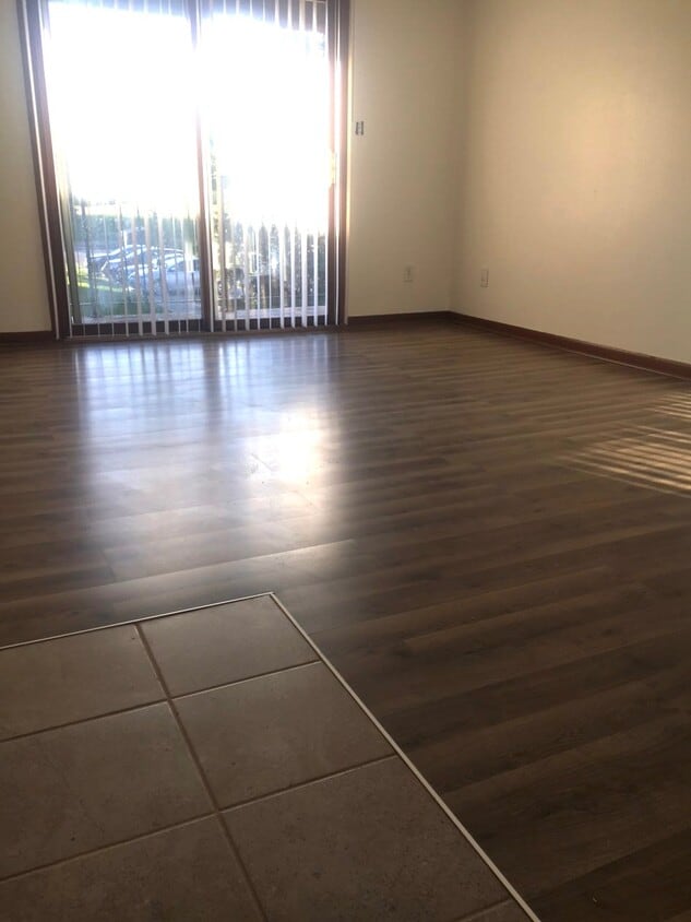 Living area - 1127 Flammang Dr