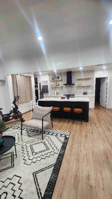 Photo - 706 E 81st St (Los Angeles, CA) Apartment