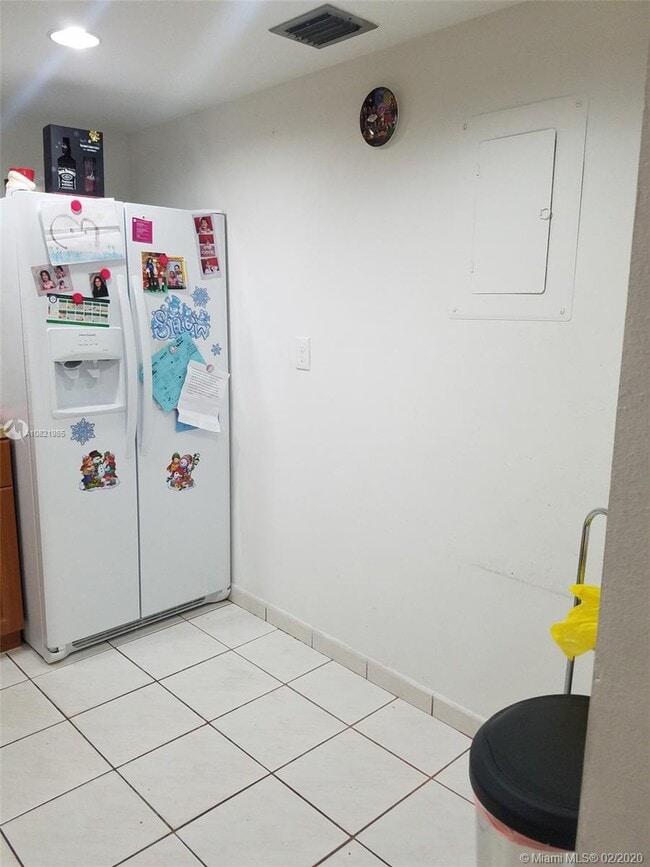 Building Photo - 9431 SW 4th St  402 Miami Fl 33174