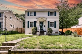 Building Photo - 1033 S Edison St