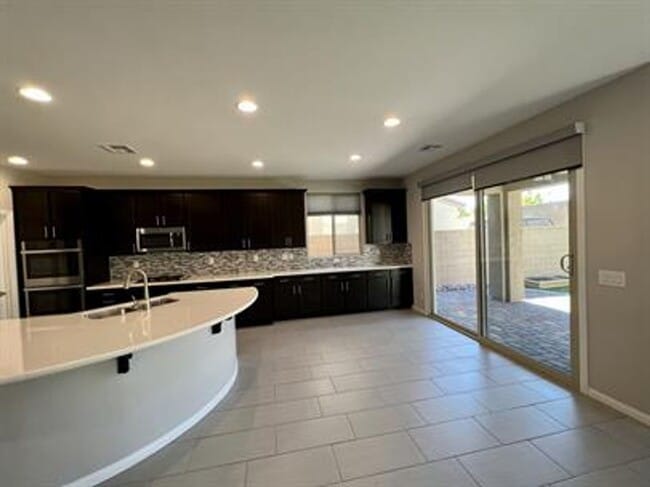 Building Photo - Spectacular NW Home For Rent