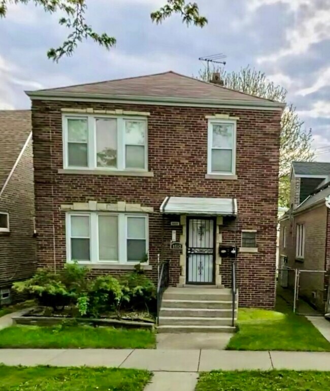 Building Photo - 8532 S Yates Blvd