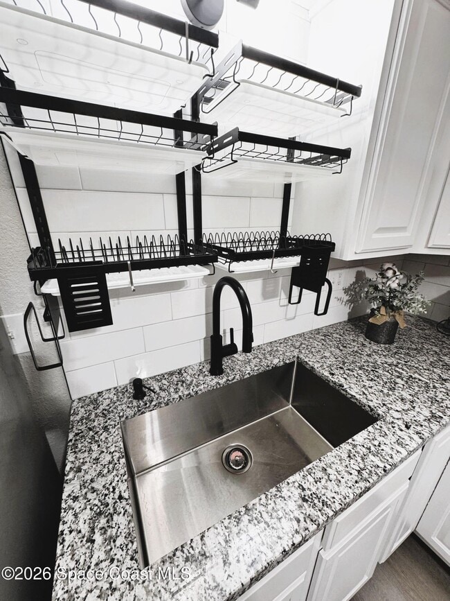 Foto del edificio - 2443 Kathi Kim St