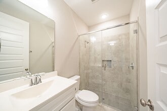 Building Photo - 10916 Brambling Wood Dr